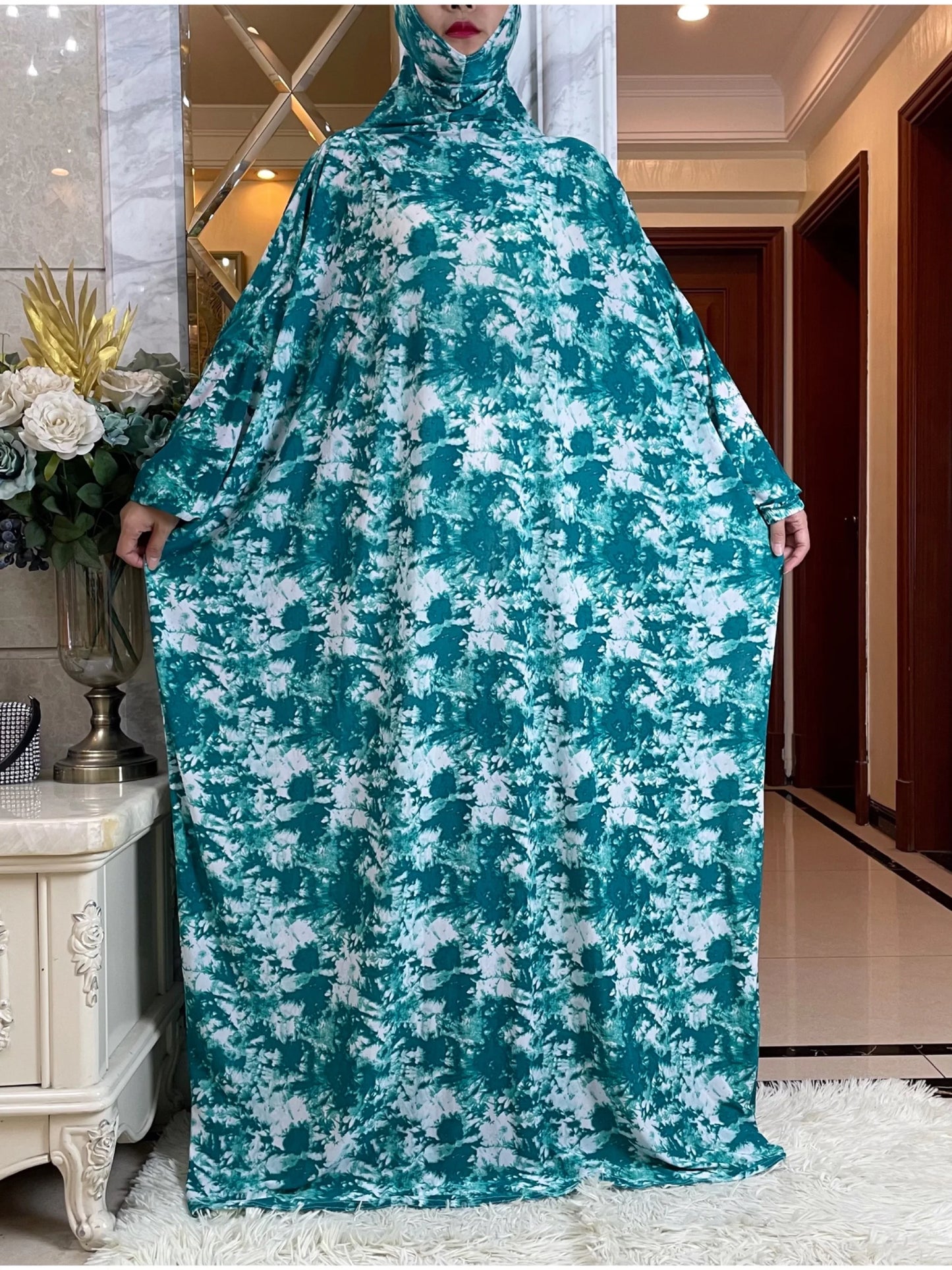 Full Cover Modest Robe: Women’s Abaya for Prayer